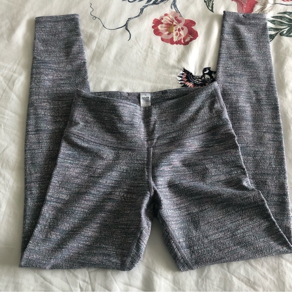 Bundle of 3 great quality yoga/training leggings. *Sold as a bundle only* - Picture 9 of 13